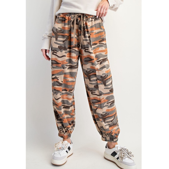 "The Sloane" Loose Fit Camo Joggers - Picture 1 of 3